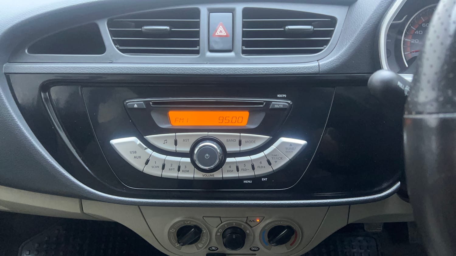 Used 2016 Maruti Suzuki Alto K10 VXi Petrol Manual interior MUSIC SYSTEM & AC CONTROL VIEW
