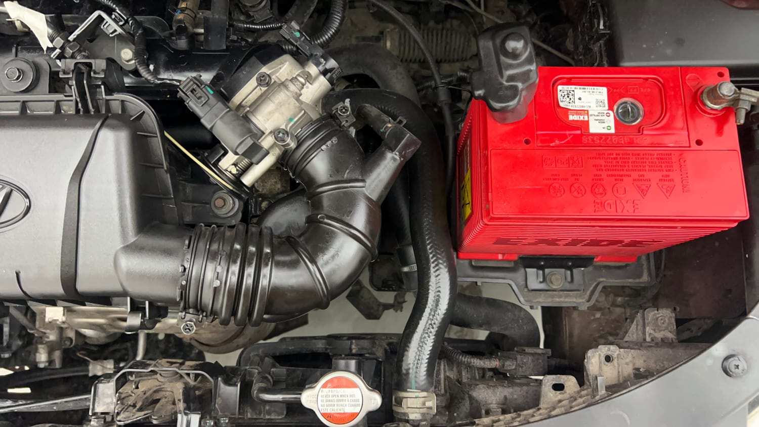 Used 2016 Hyundai i10 Magna 1.1 iRDE2 Petrol Manual engine ENGINE LEFT SIDE VIEW