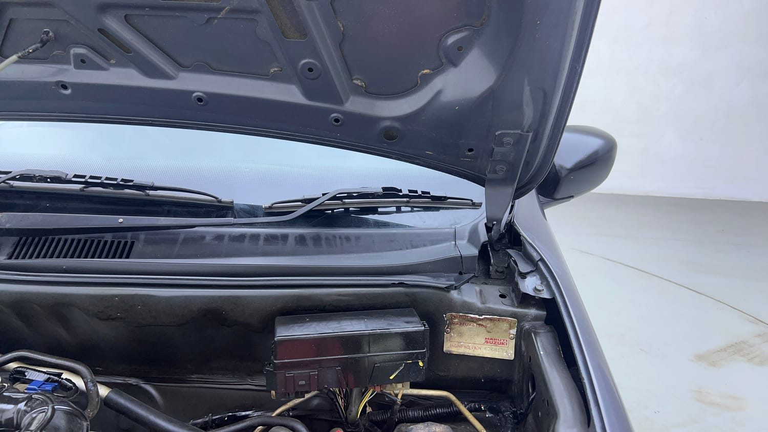 Used 2019 Maruti Suzuki Alto 800 VXi Petrol Manual engine ENGINE LEFT SIDE HINGE & APRON VIEW