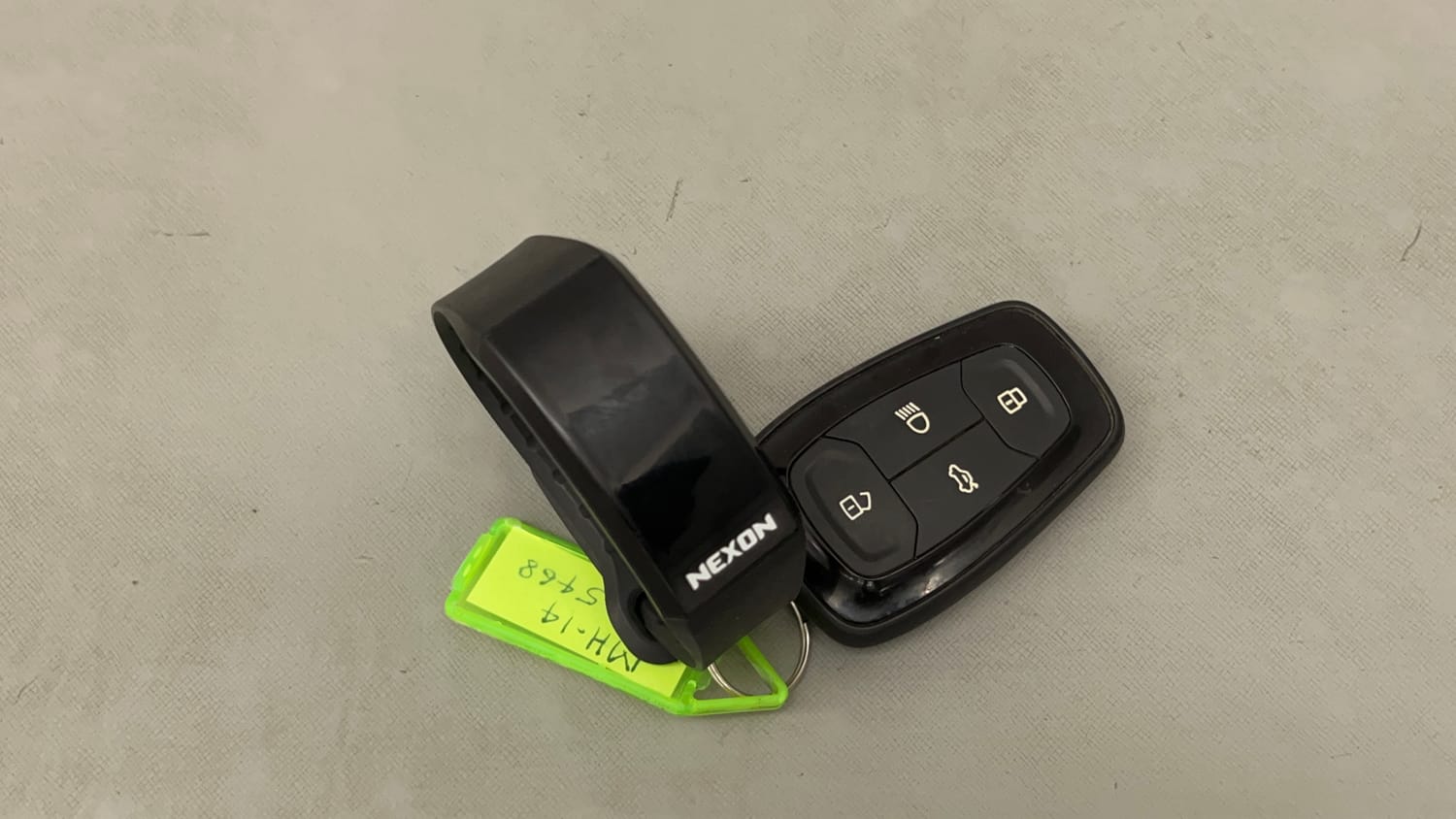 Used 2019 Tata Nexon XZA Plus Petrol Dual Tone Petrol Automatic extra CAR KEY VIEW