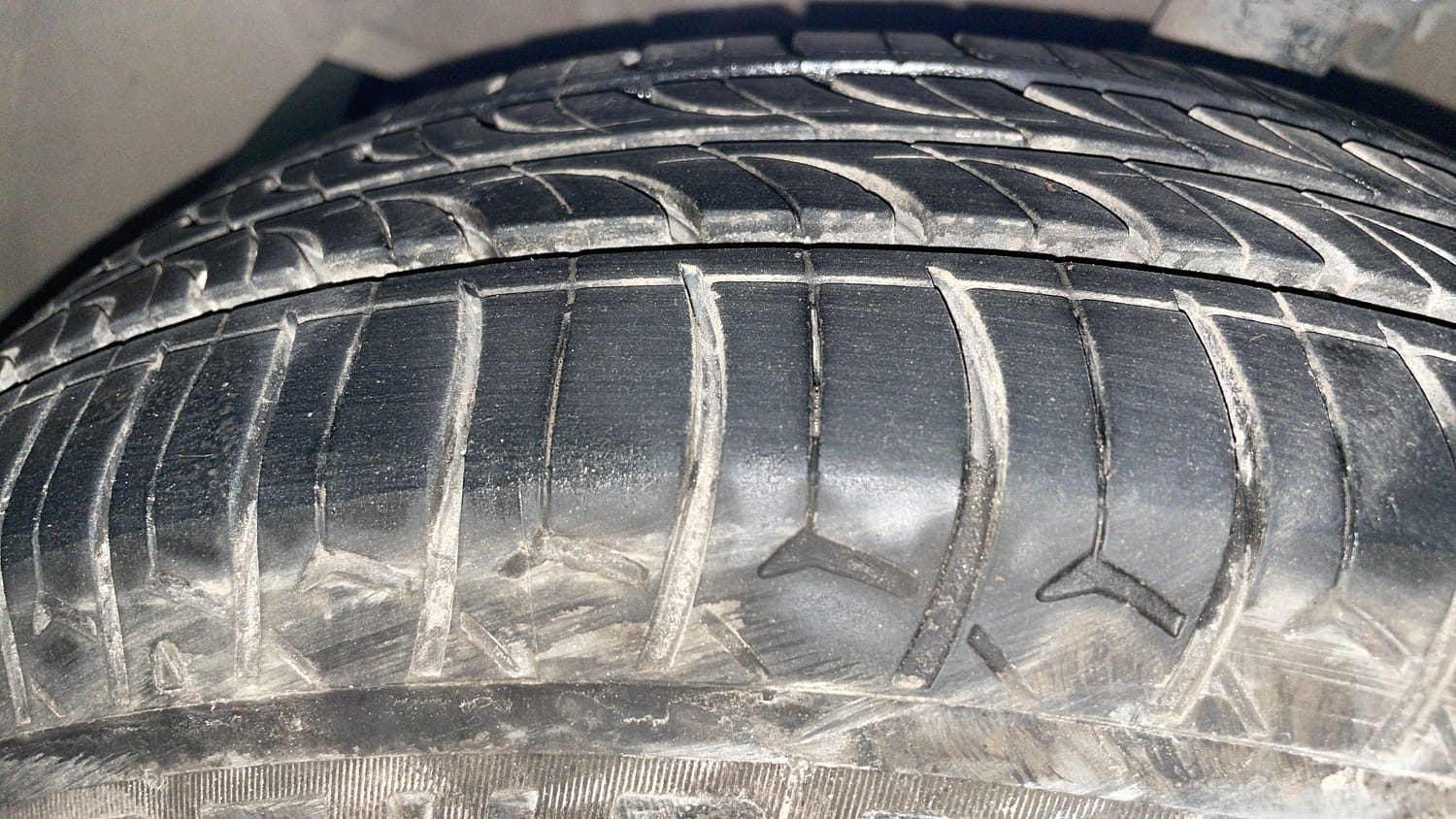 Used 2014 Hyundai Xcent S 1.2 (O) Petrol Manual tyres LEFT FRONT TYRE TREAD VIEW