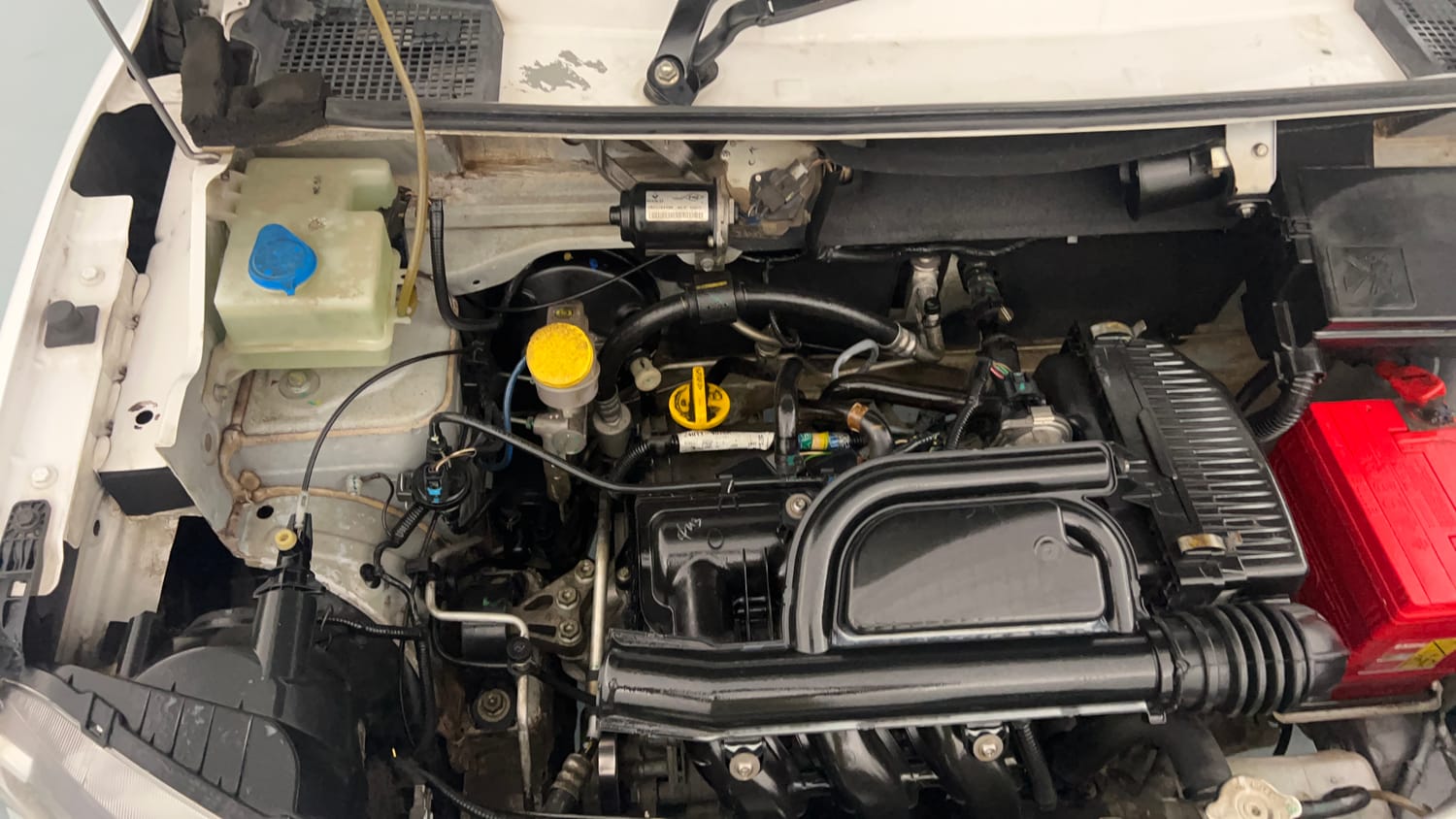 Used 2017 Renault Kwid 1.0 RXL Petrol Manual engine ENGINE RIGHT SIDE VIEW