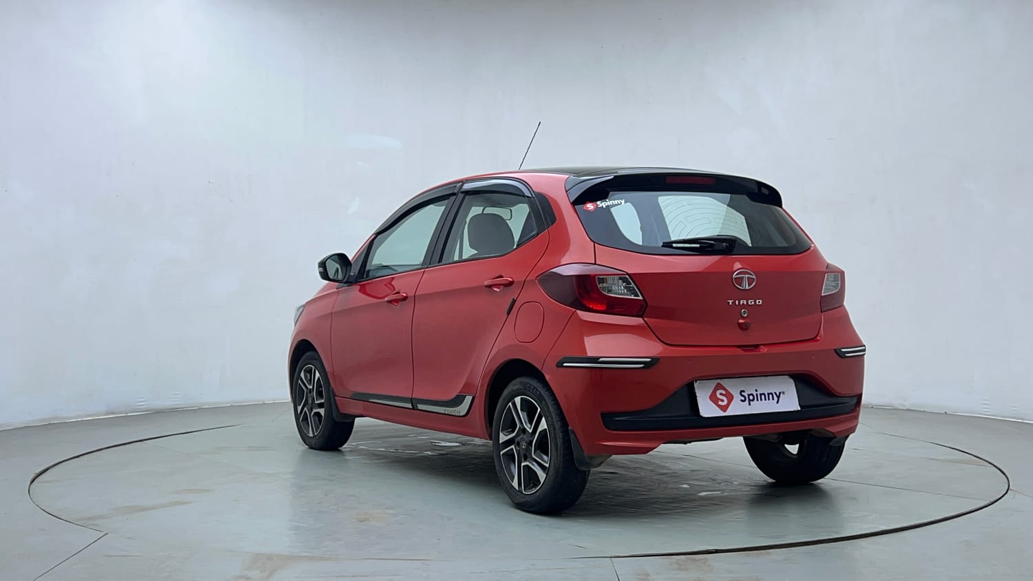 Used 2020 Tata Tiago XZ Plus Dual Tone Petrol Manual exterior LEFT REAR CORNER VIEW