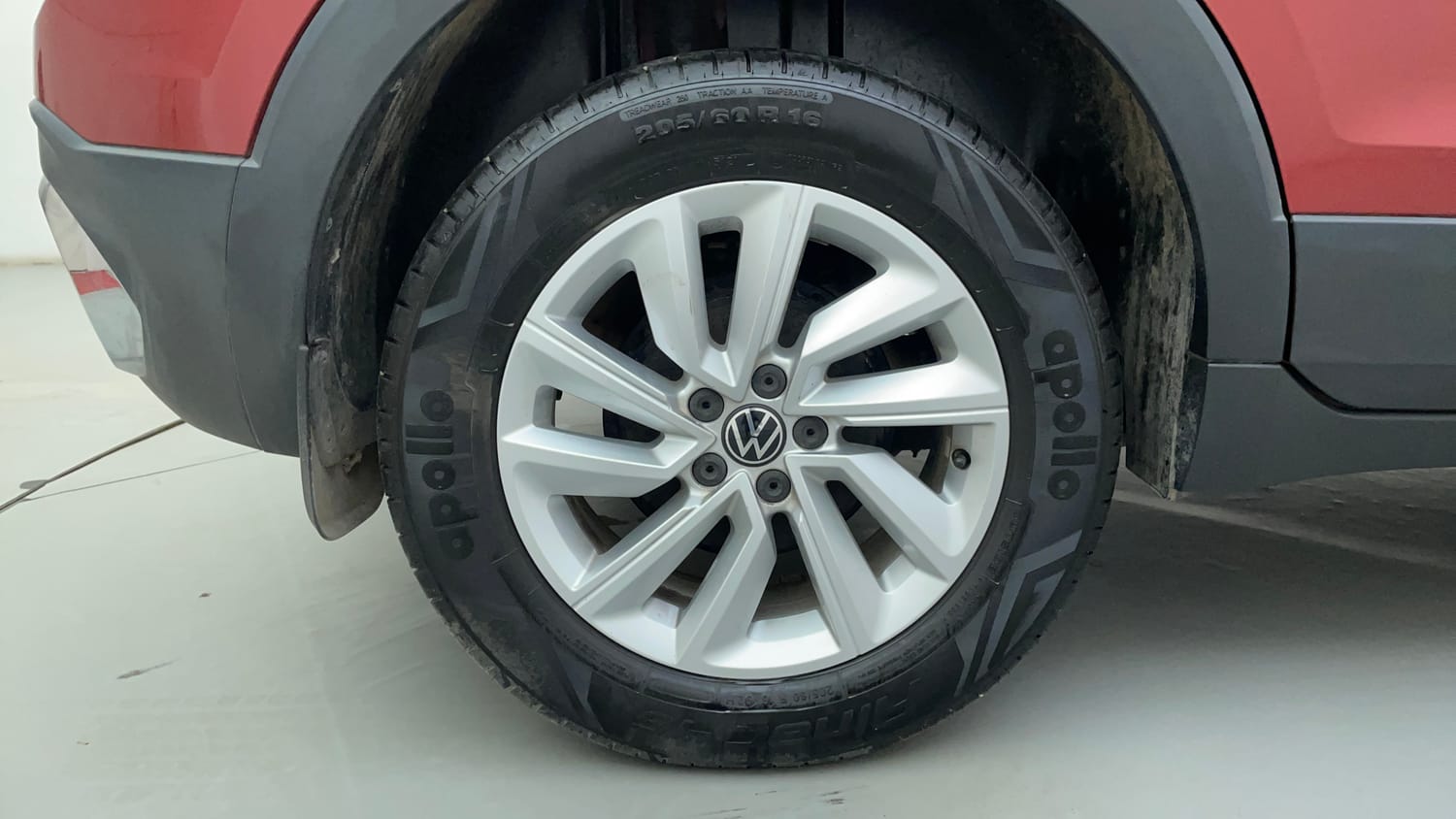 Used 2022 Volkswagen Taigun GT 1.5 TSI MT Petrol Manual tyres RIGHT REAR TYRE RIM VIEW