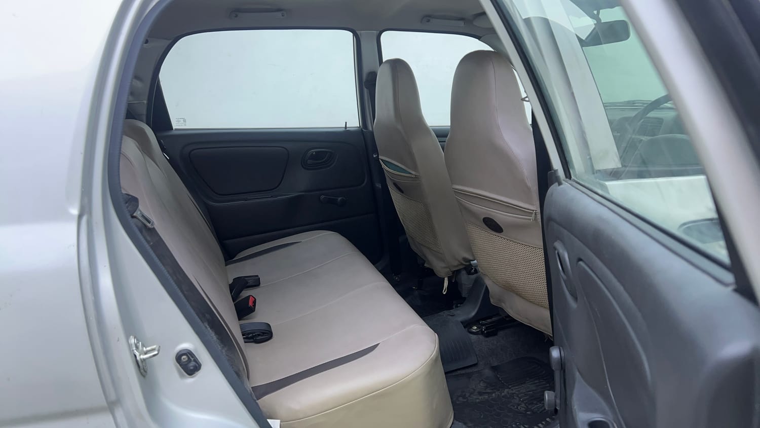 Used 2012 Maruti Suzuki Alto LXi BS-IV Petrol Manual interior RIGHT SIDE REAR DOOR CABIN VIEW