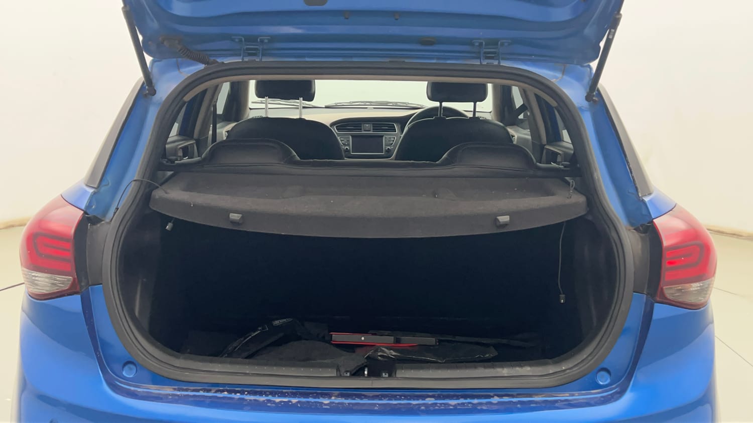 Used 2020 Hyundai Elite i20 Sportz Plus 1.2 Petrol Manual interior DICKY INSIDE VIEW
