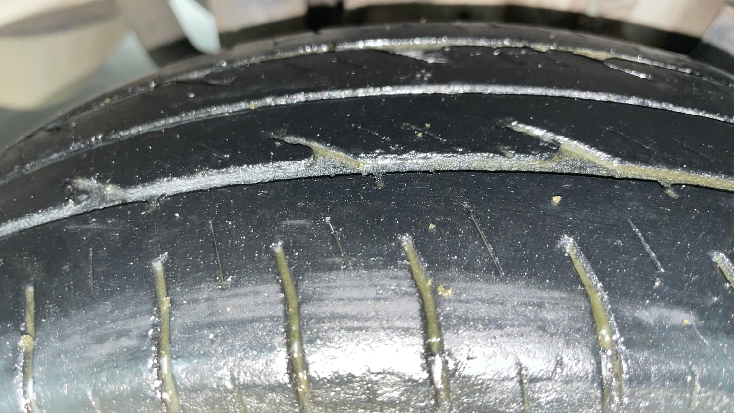 Used 2016 Hyundai Eon Era Petrol Manual tyres LEFT REAR TYRE TREAD VIEW