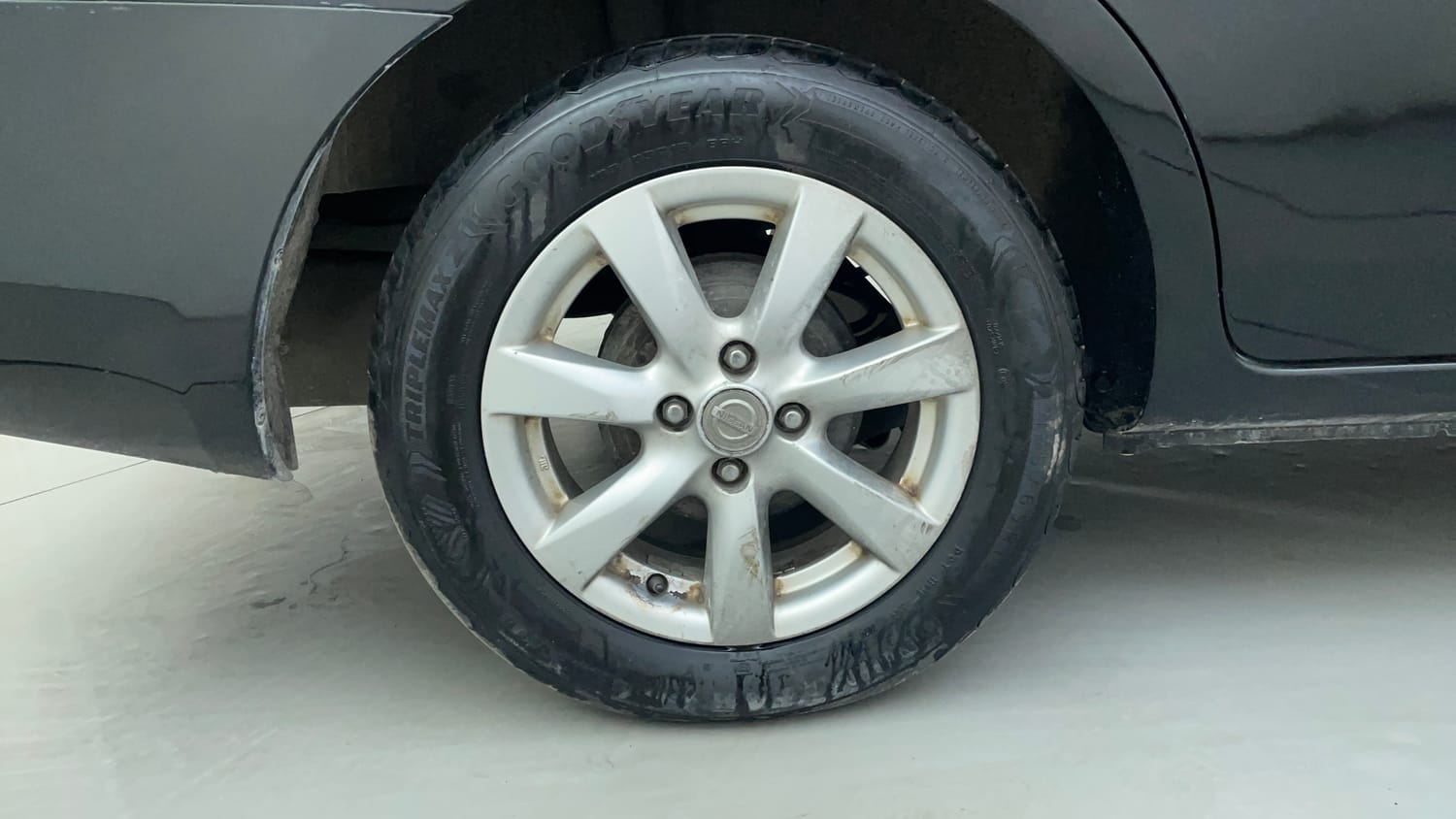 Used 2013 Nissan Sunny XV Diesel Diesel Manual tyres RIGHT REAR TYRE RIM VIEW