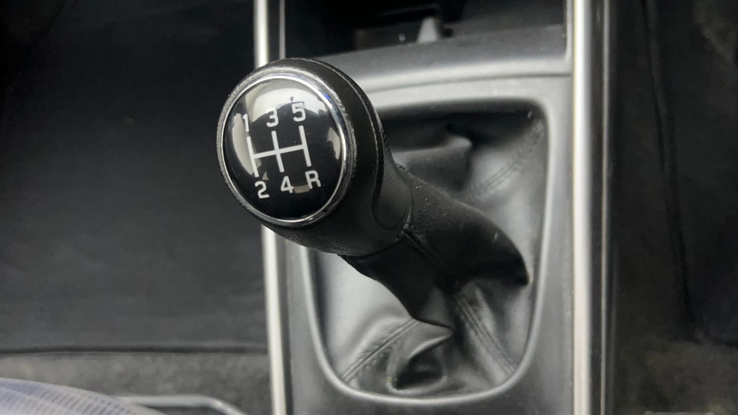 Used 2020 Maruti Suzuki Baleno Delta Petrol Manual interior GEAR  KNOB VIEW