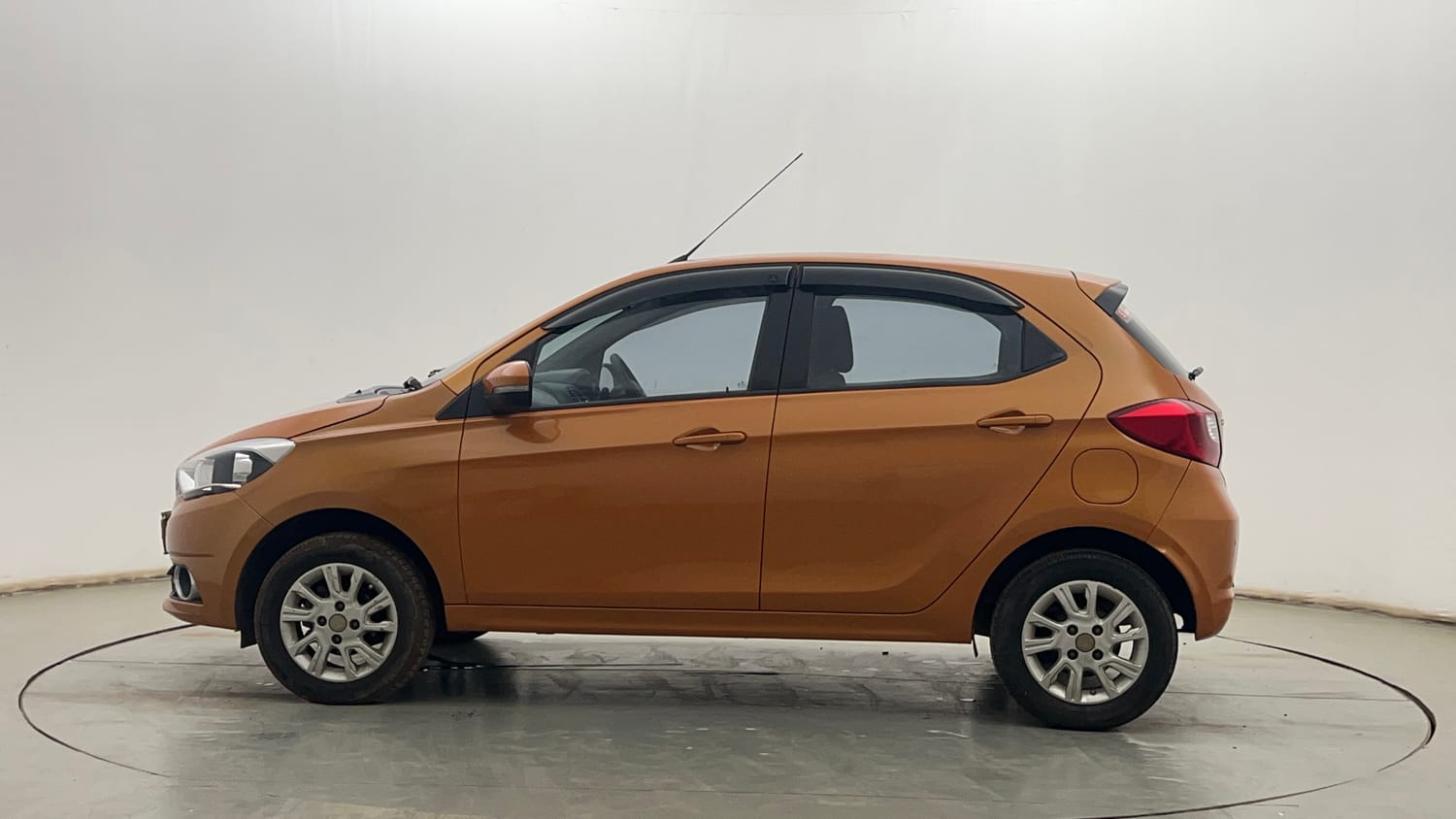 Used 2017 Tata Tiago Revotron XZA Petrol Automatic exterior LEFT SIDE VIEW