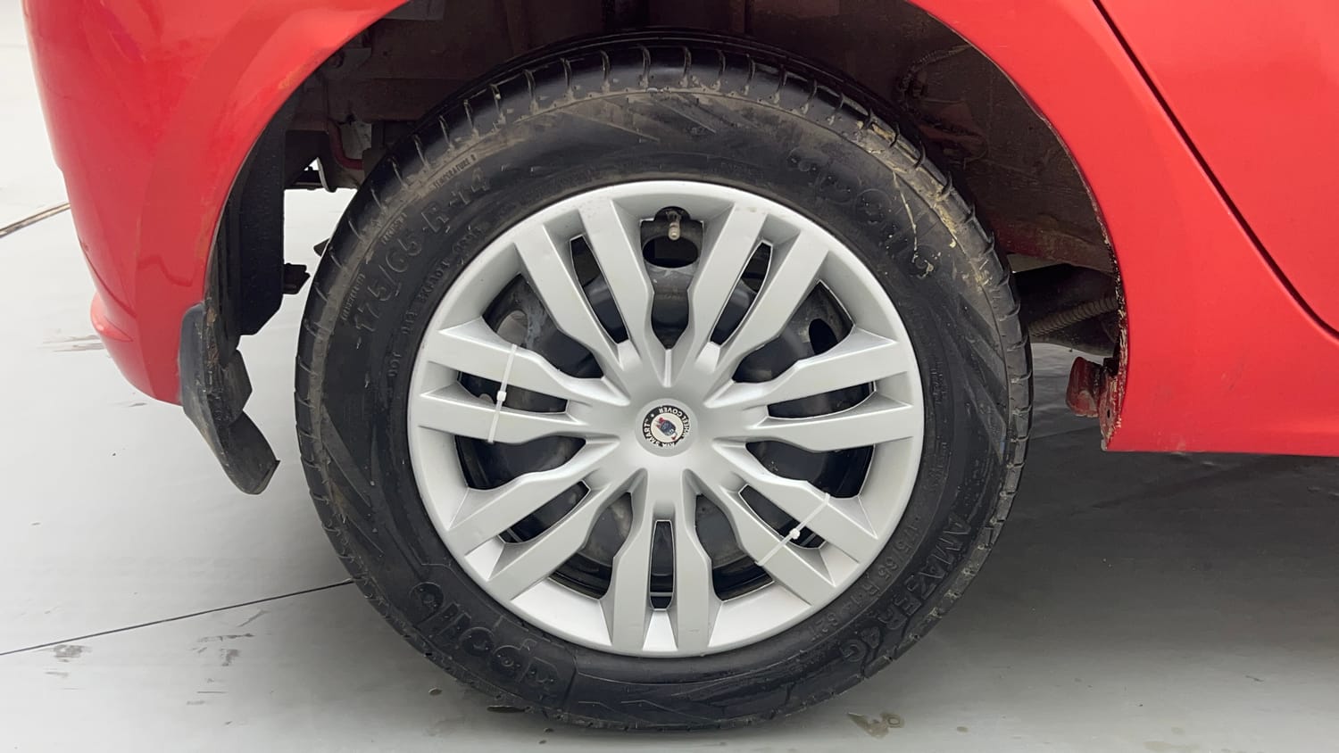 Used 2020 Tata Tiago XT Petrol Manual tyres RIGHT REAR TYRE RIM VIEW