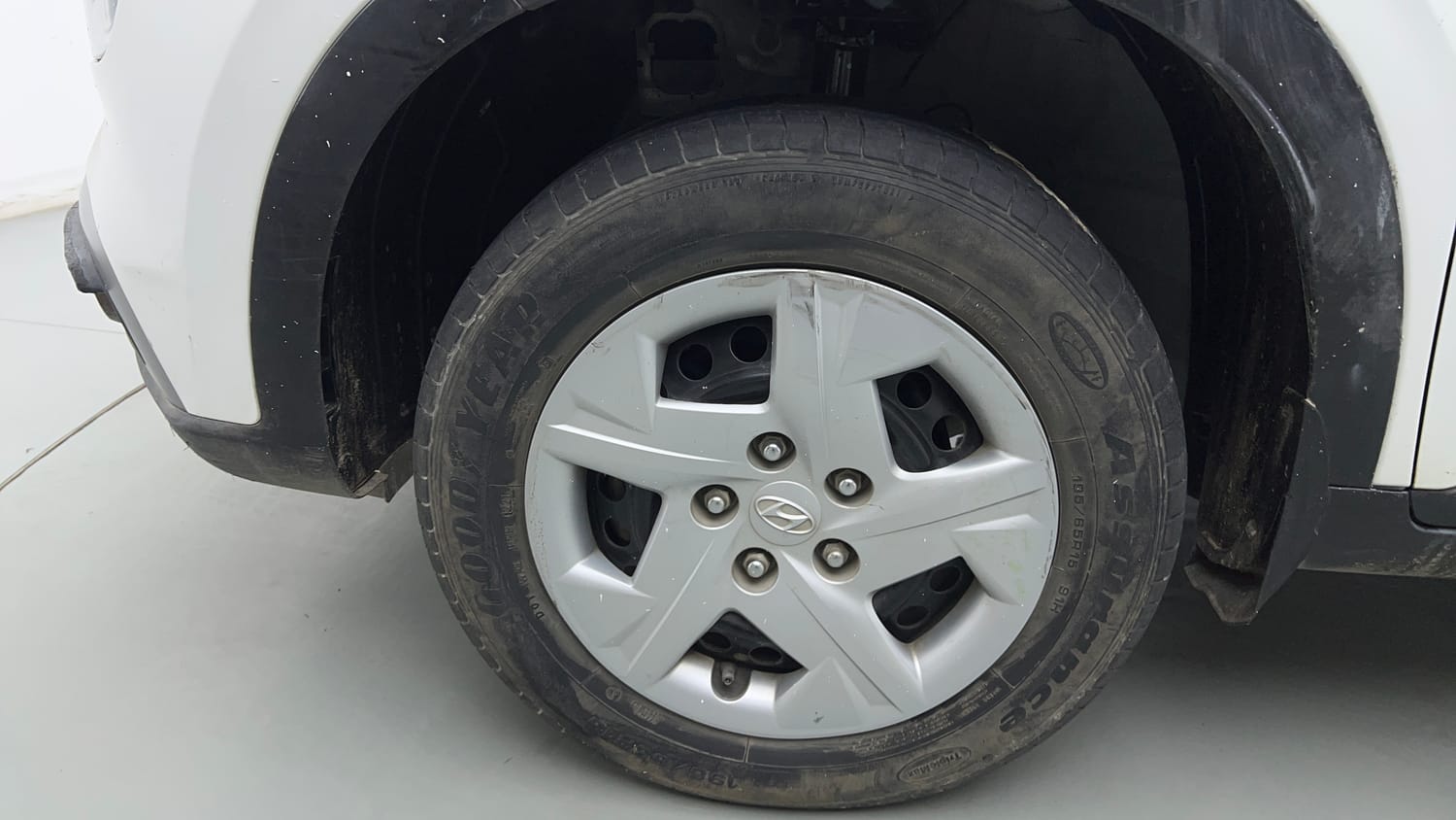 Used 2021 Hyundai Venue S 1.2 Petrol Petrol Manual tyres LEFT FRONT TYRE RIM VIEW