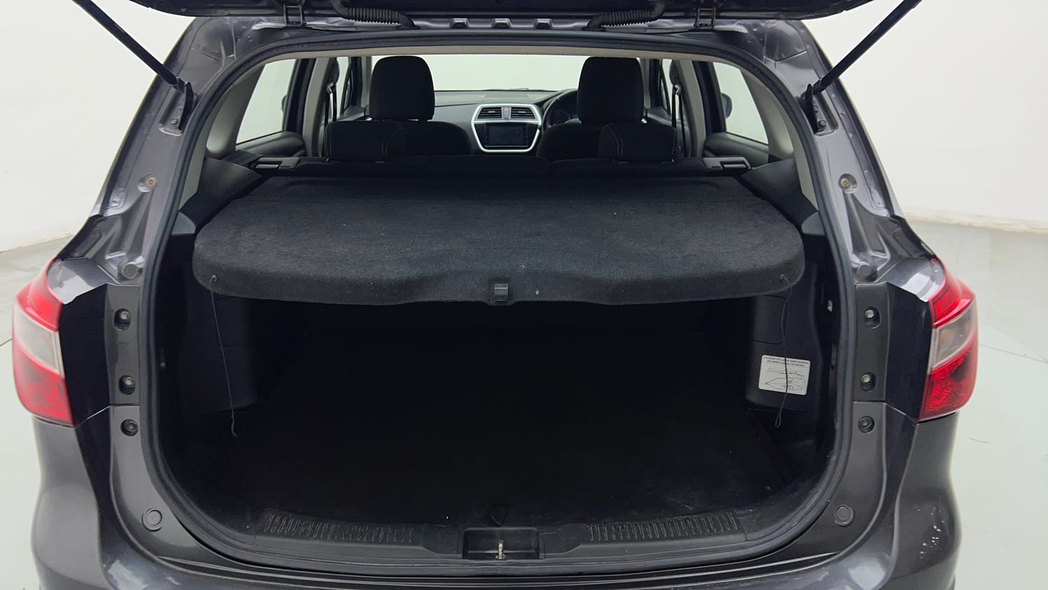 Used 2021 Maruti Suzuki S-Cross Zeta AT Petrol Automatic interior DICKY INSIDE VIEW