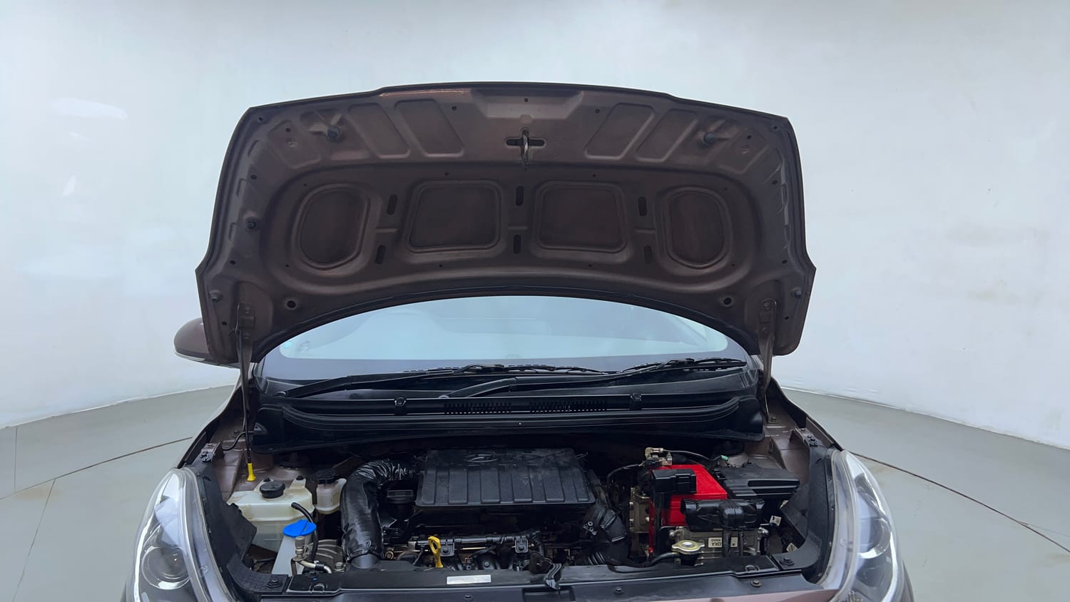 Used 2020 Hyundai Aura SX Plus 1.2 AMT Petrol Petrol Automatic engine ENGINE & BONNET OPEN FRONT VIEW