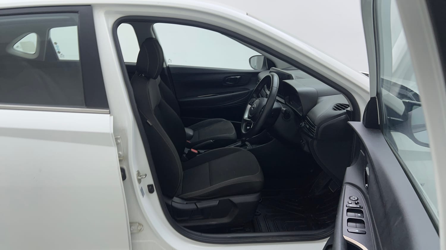 Used 2022 Hyundai i20 Asta (O) 1.2 IVT Petrol Automatic interior RIGHT SIDE FRONT DOOR CABIN VIEW