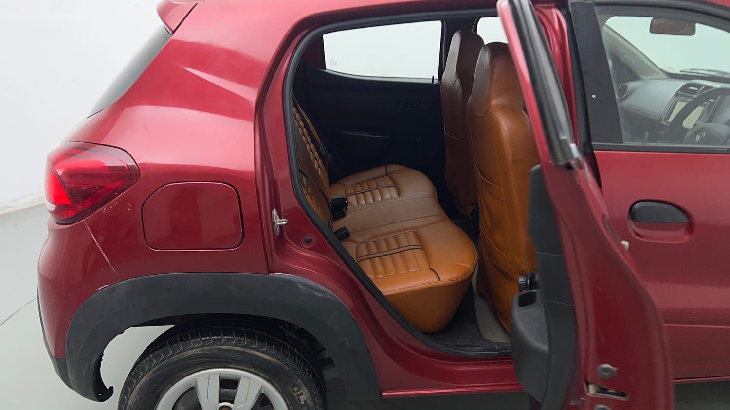 Used 2018 Renault Kwid 1.0 RXT Petrol Manual interior RIGHT SIDE REAR DOOR CABIN VIEW