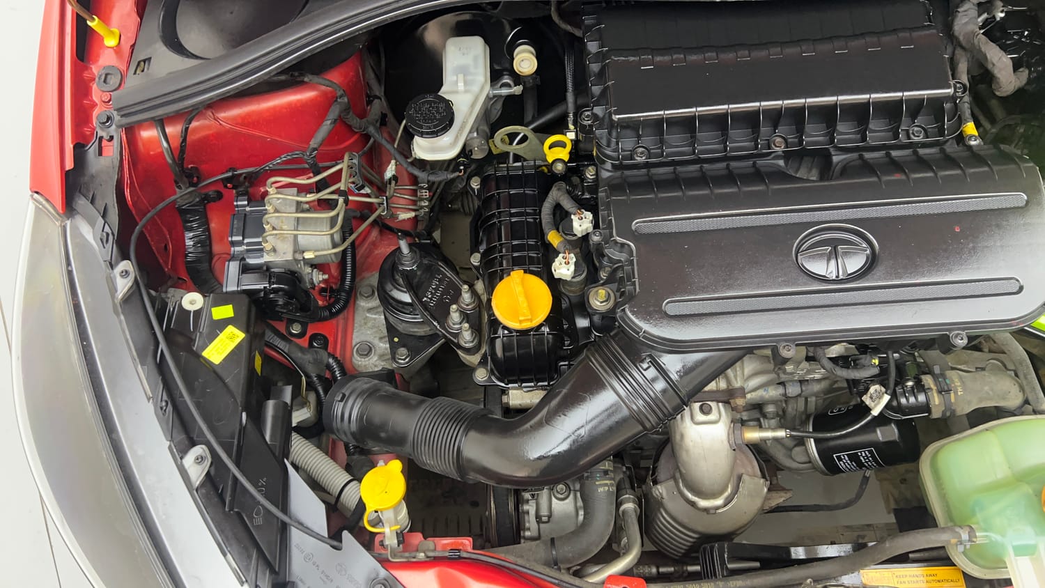 Used 2020 Tata Tiago XT Petrol Manual engine ENGINE RIGHT SIDE VIEW