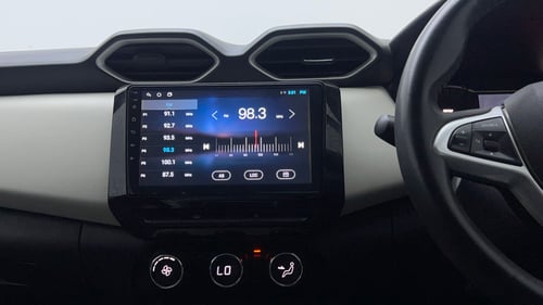 Used 2021 Nissan Magnite XL Petrol Manual interior MUSIC SYSTEM & AC CONTROL VIEW
