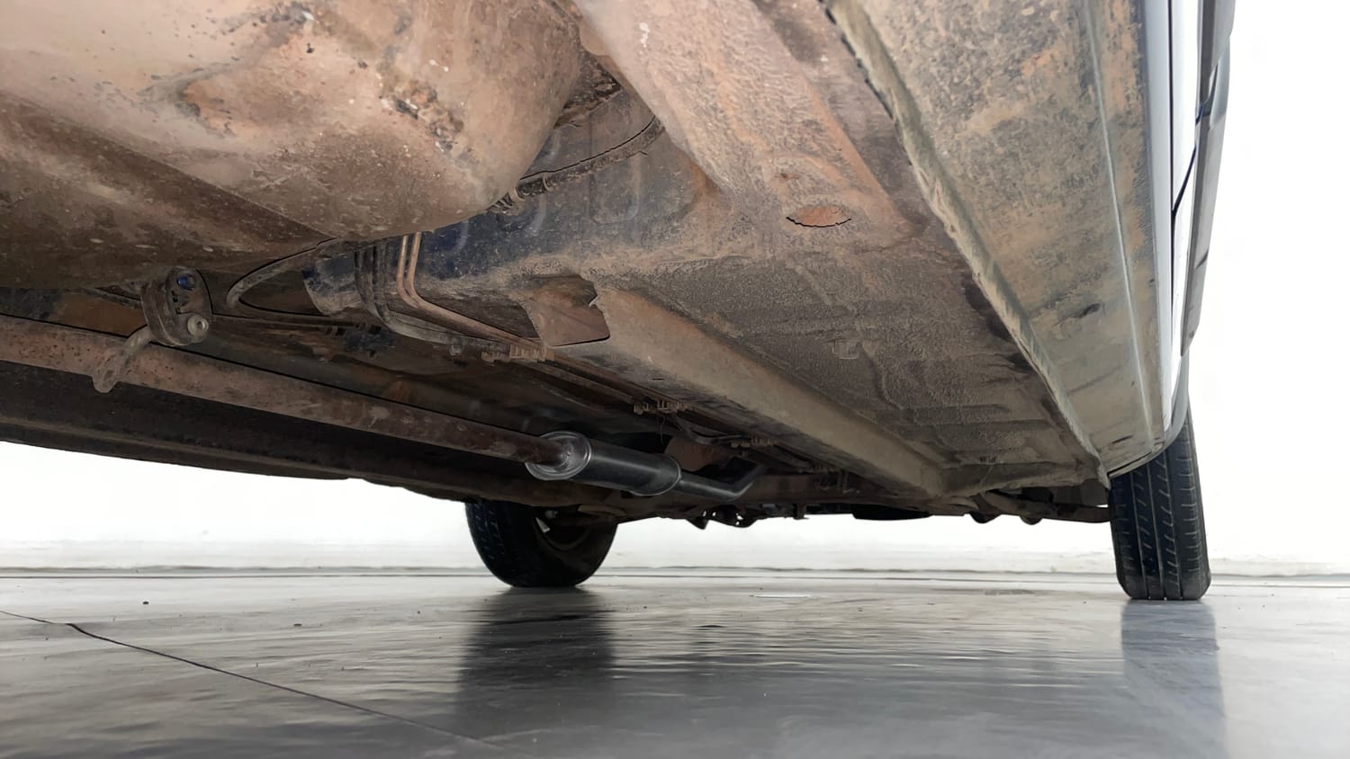 Used 2017 Renault Kwid CLIMBER 1.0 Petrol Manual extra REAR RIGHT UNDERBODY VIEW