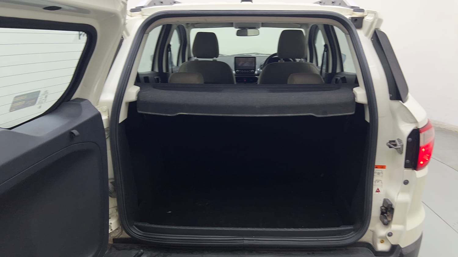 Used 2019 Ford EcoSport Titanium 1.5L Ti-VCT Petrol Manual interior DICKY INSIDE VIEW