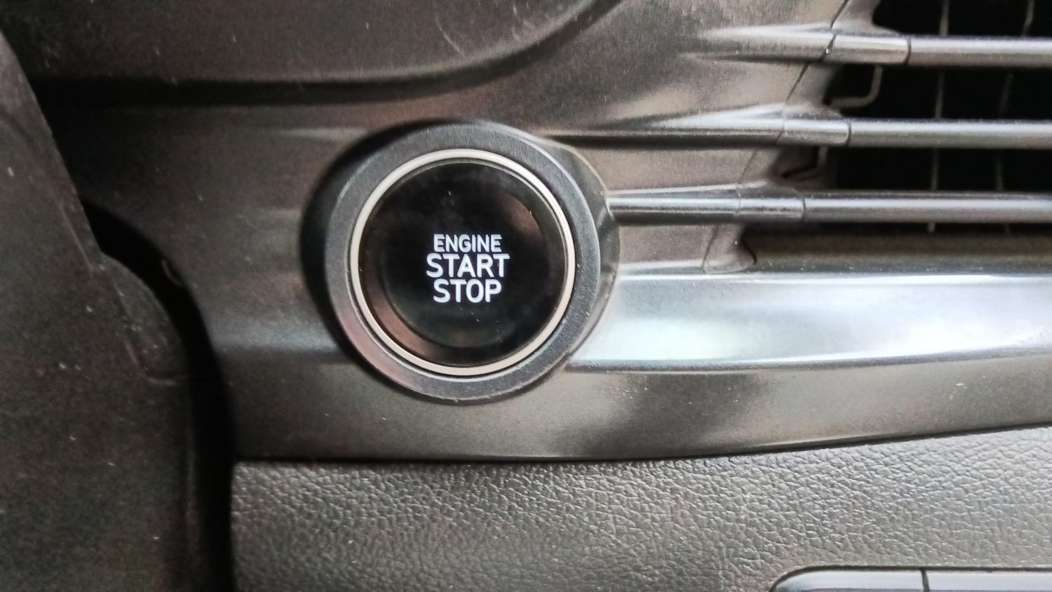 Used 2021 Hyundai i20 Asta 1.2 IVT Petrol Automatic top_features Keyless start