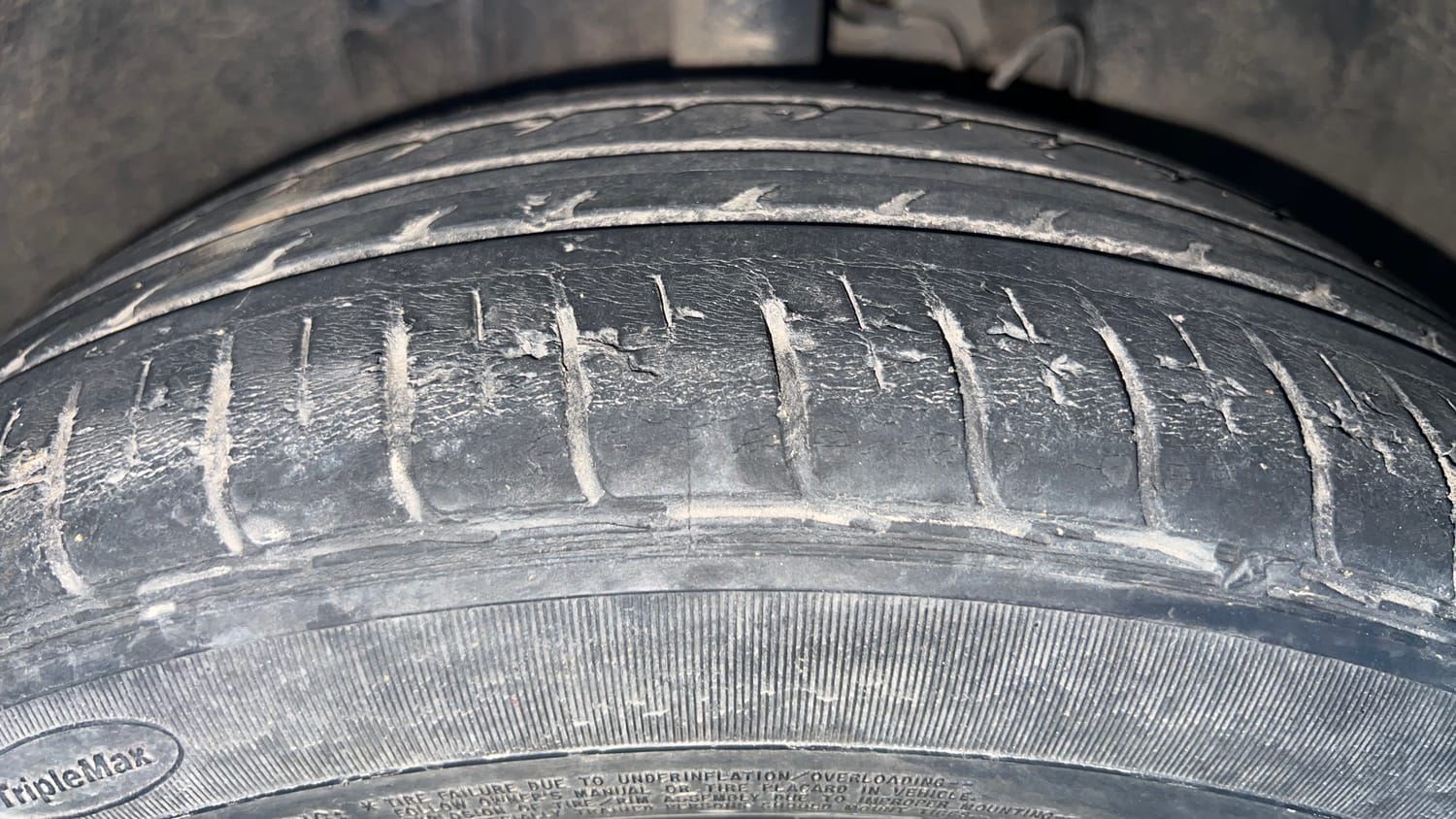Used 2022 Tata Tiago XZ Plus Petrol Manual tyres RIGHT FRONT TYRE TREAD VIEW