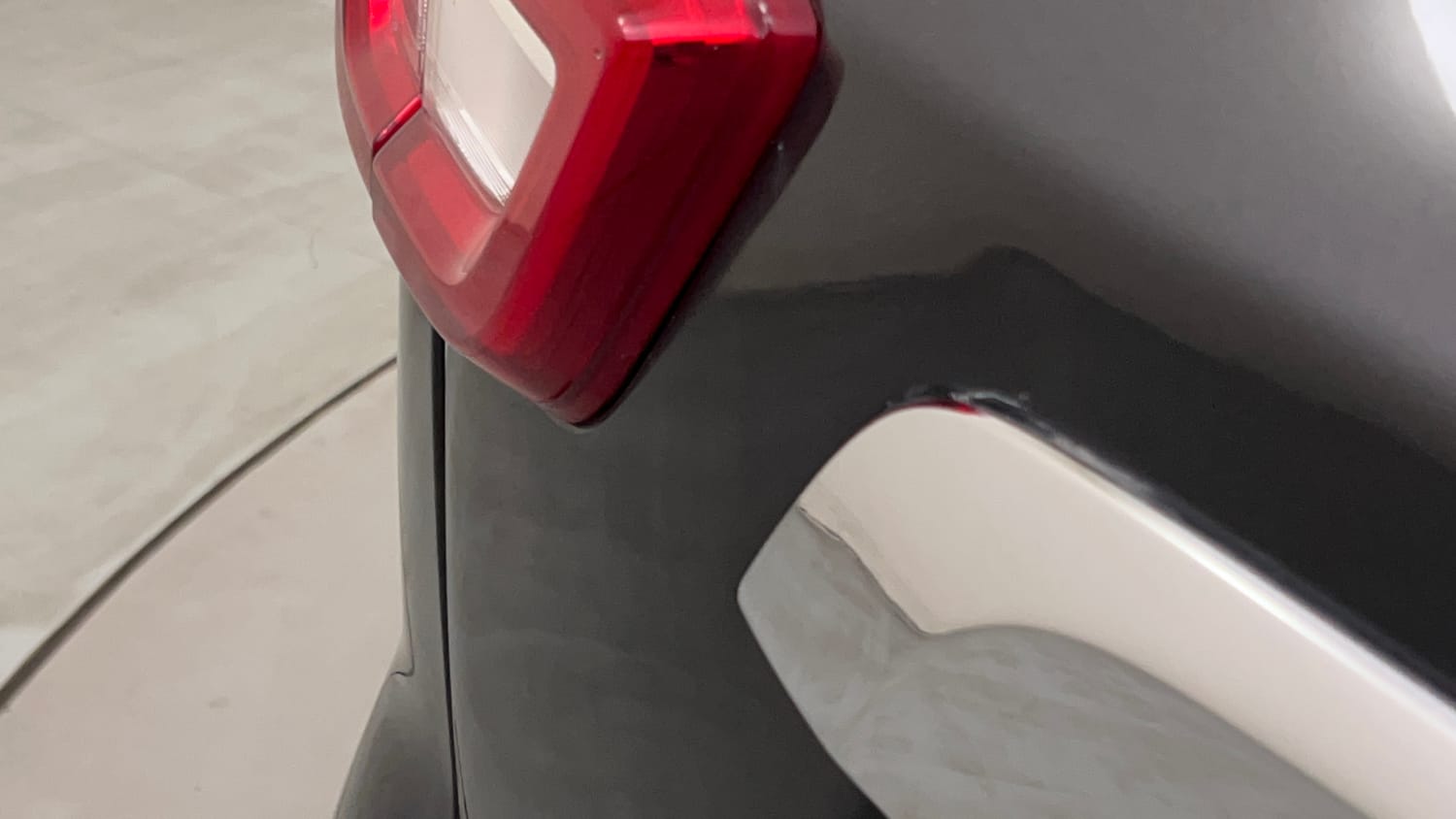 Used 2021 maruti-suzuki Vitara Brezza VXi Petrol Manual dents MINOR SCRATCH