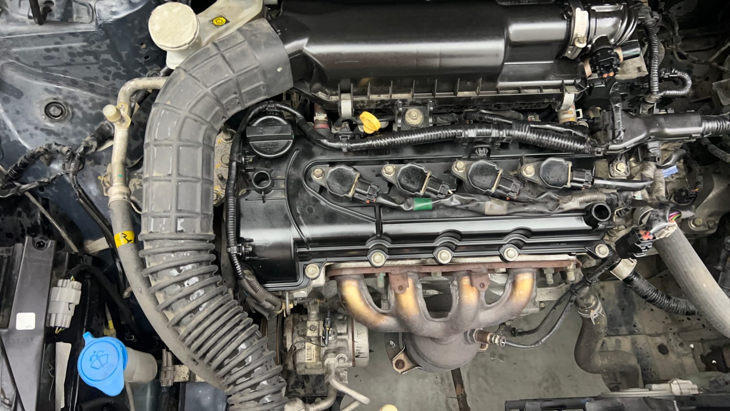 Used 2020 Maruti Suzuki Baleno Zeta Petrol Manual engine ENGINE RIGHT SIDE VIEW