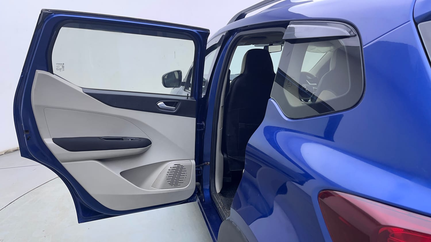 Used 2021 Renault Triber RXZ Petrol Manual interior LEFT REAR DOOR OPEN VIEW