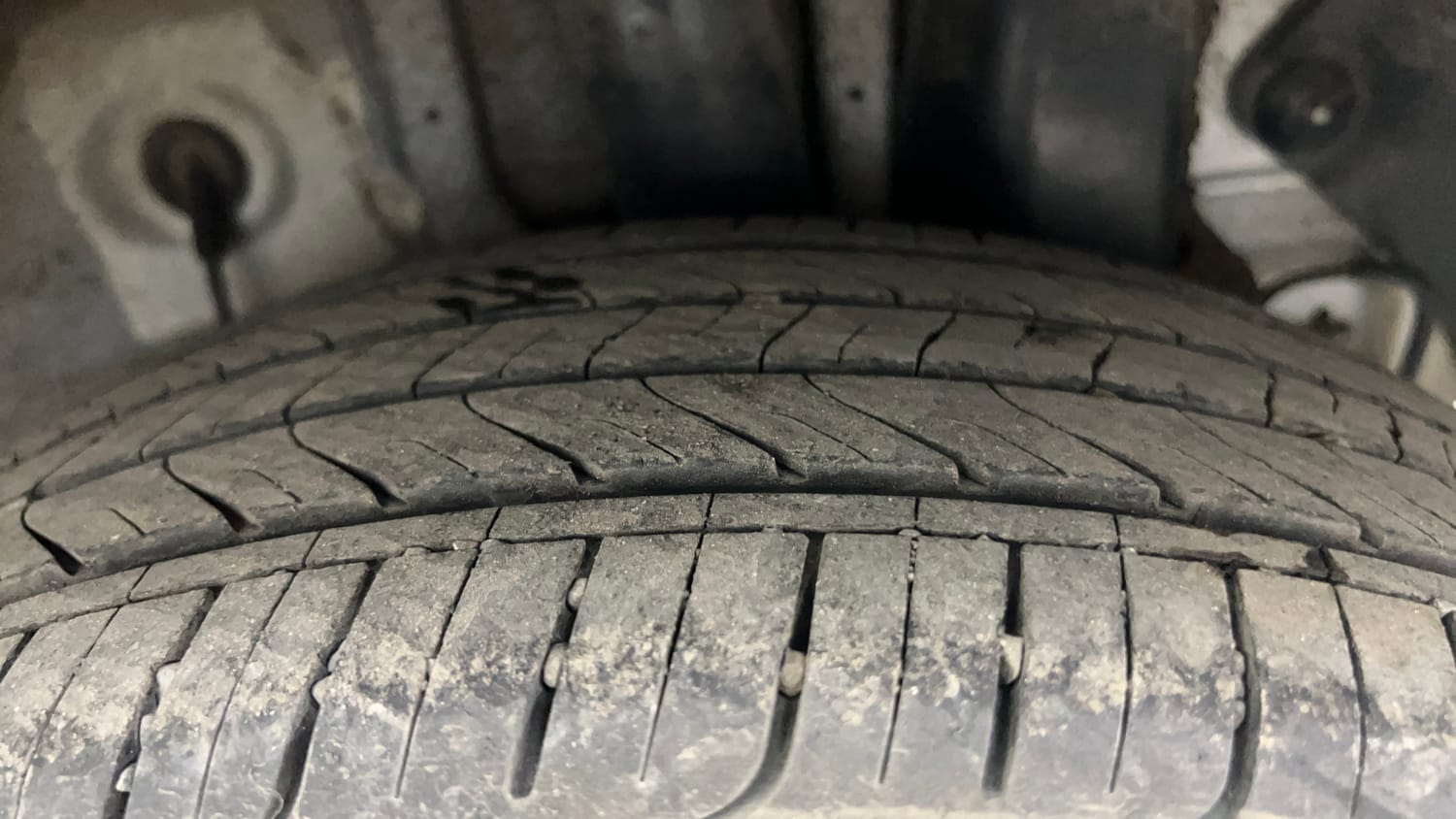 Used 2017 Hyundai Elite i20 Asta 1.2 (O) Petrol Manual tyres LEFT REAR TYRE TREAD VIEW
