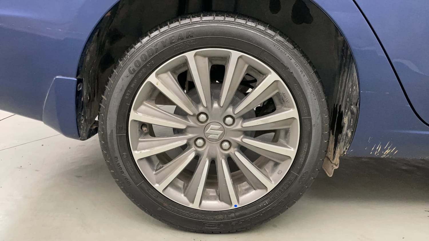 Used 2019 Maruti Suzuki Ciaz Alpha Hybrid 1.5 Petrol Manual tyres RIGHT REAR TYRE RIM VIEW