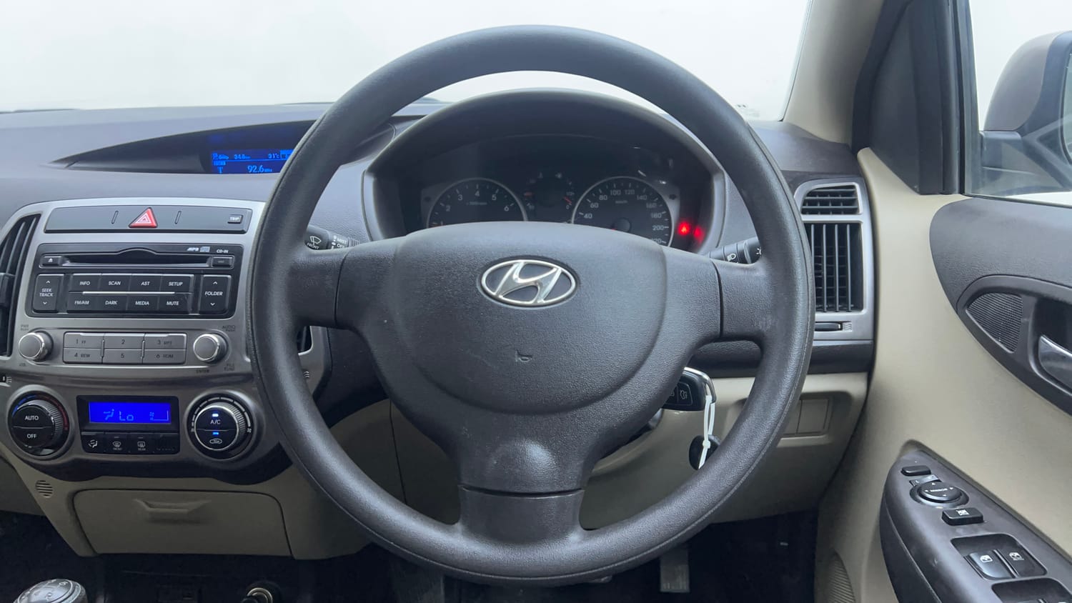 Used 2012 Hyundai i20 Magna 1.2 Petrol Manual interior STEERING VIEW