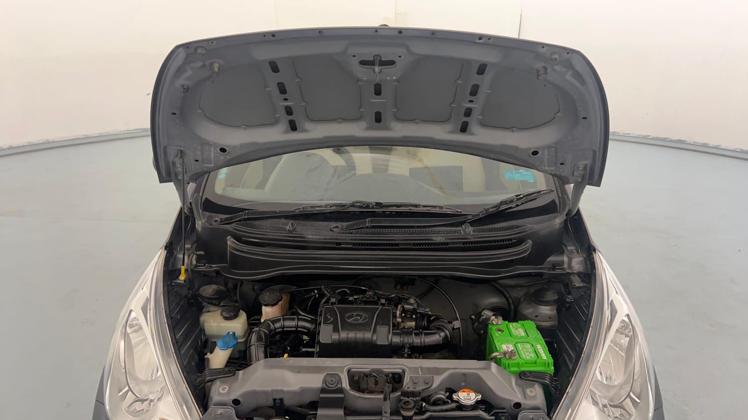 Used 2017 Hyundai Eon Era + AirBag Petrol Manual engine ENGINE & BONNET OPEN FRONT VIEW