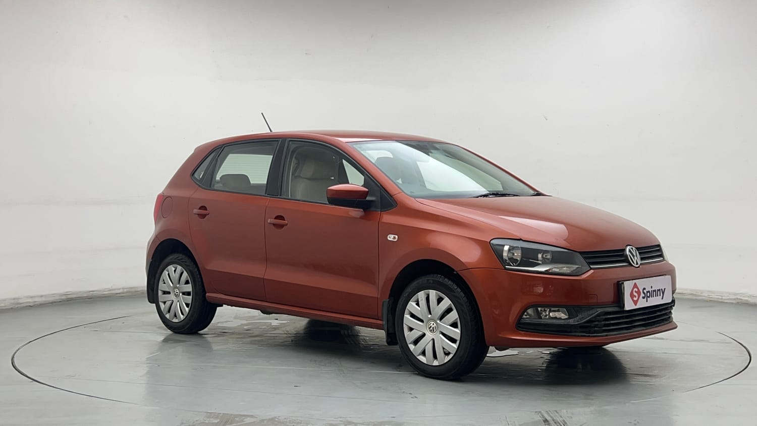 Used 2016 Volkswagen Polo Comfortline 1.2L (P) Petrol Manual exterior RIGHT FRONT CORNER VIEW