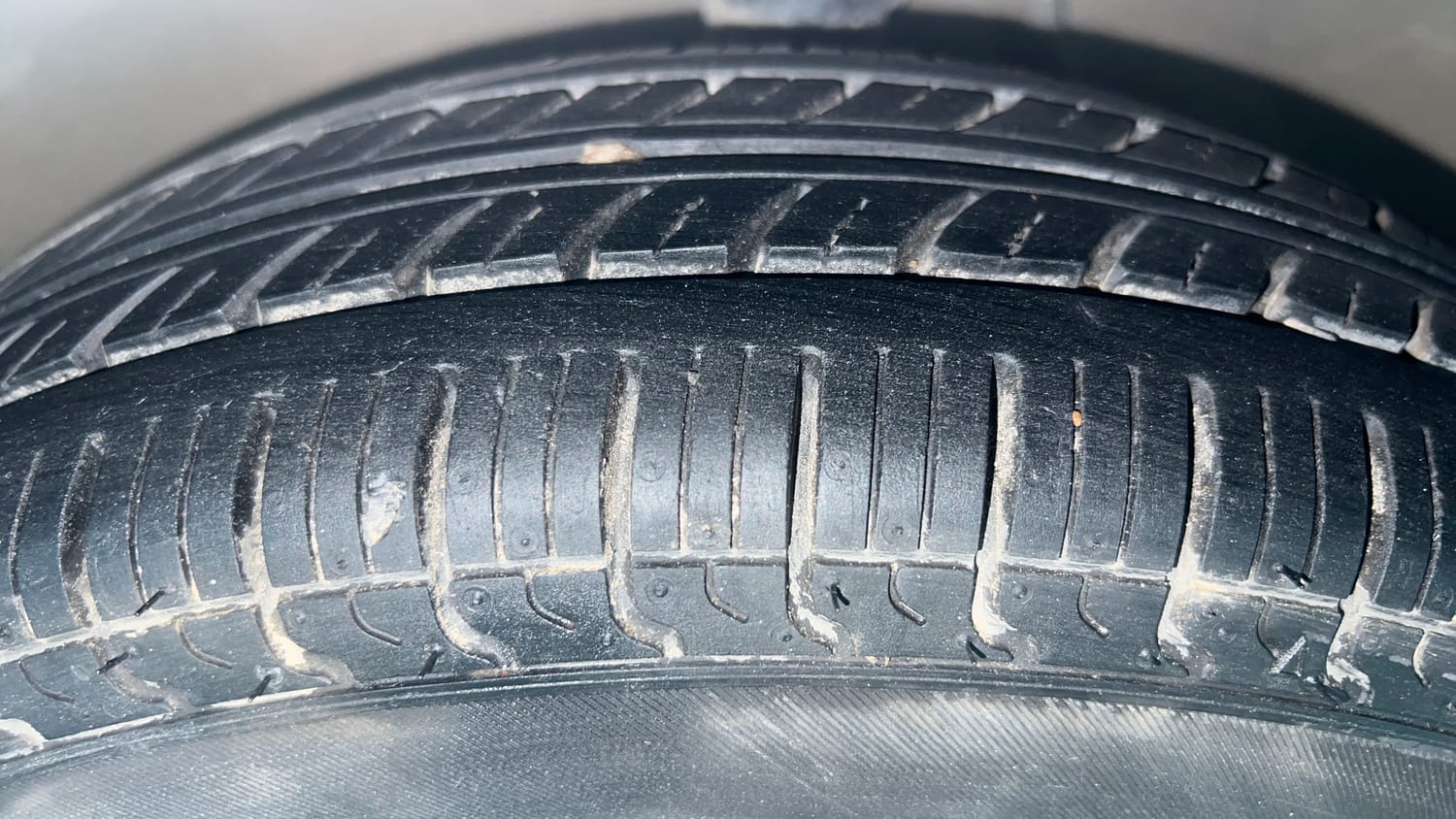 Used 2017 Maruti Suzuki Alto 800 VXi Petrol Manual tyres LEFT FRONT TYRE TREAD VIEW