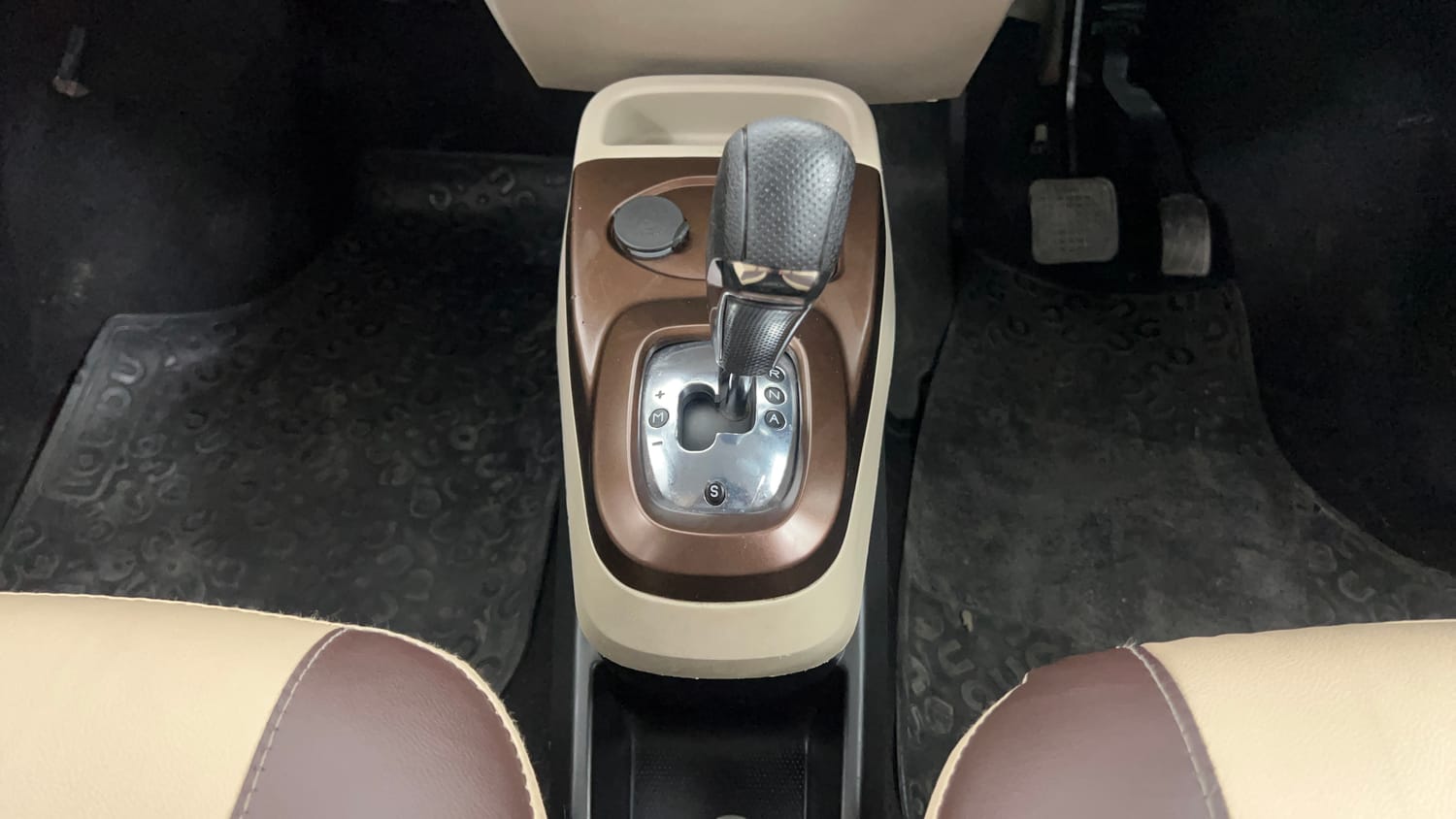 Used 2018 Tata Nano Twist XTA Petrol Automatic interior GEAR  KNOB VIEW