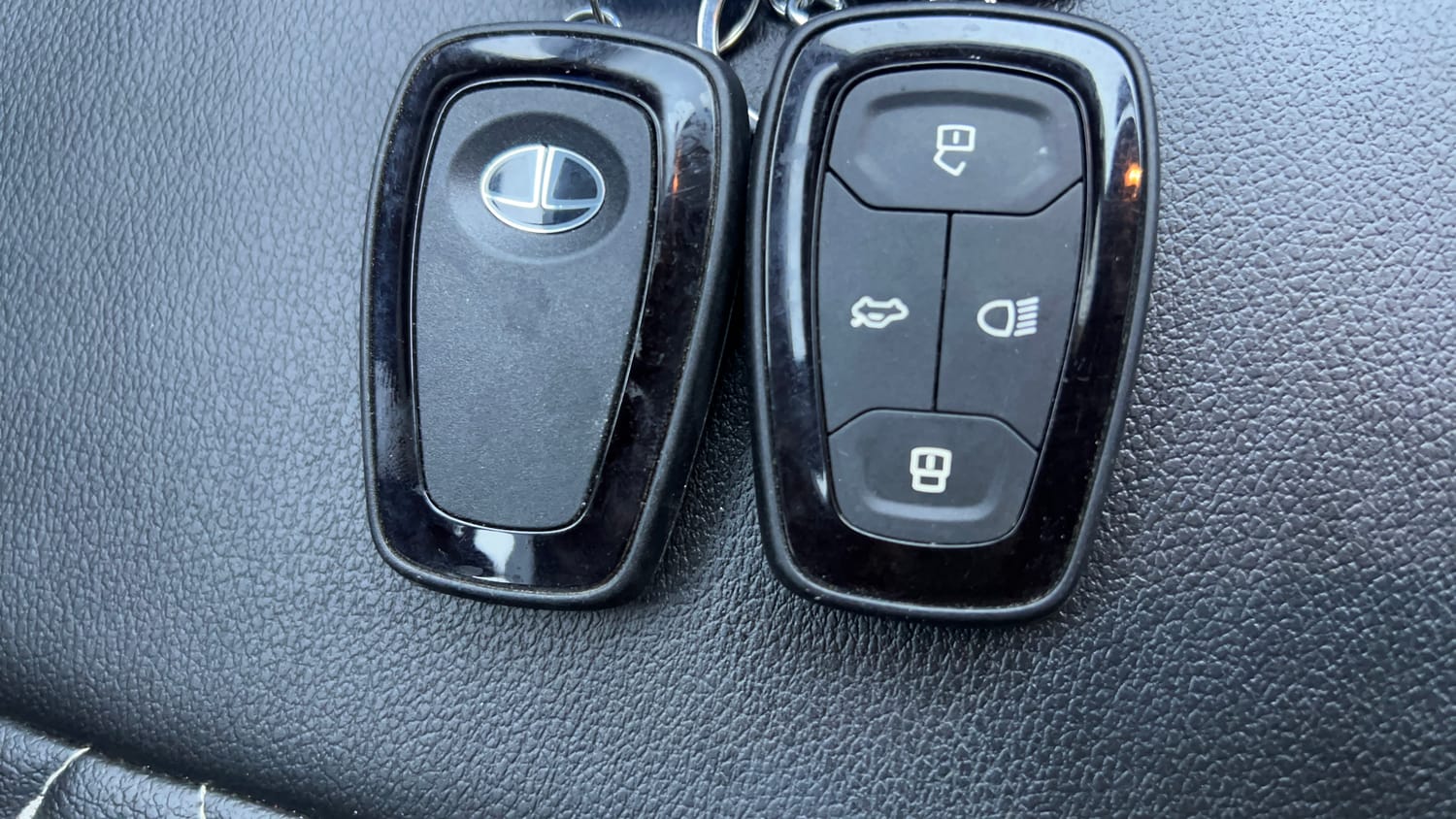 Used 2022 Tata Punch Accomplished AMT Petrol Automatic extra CAR KEY VIEW