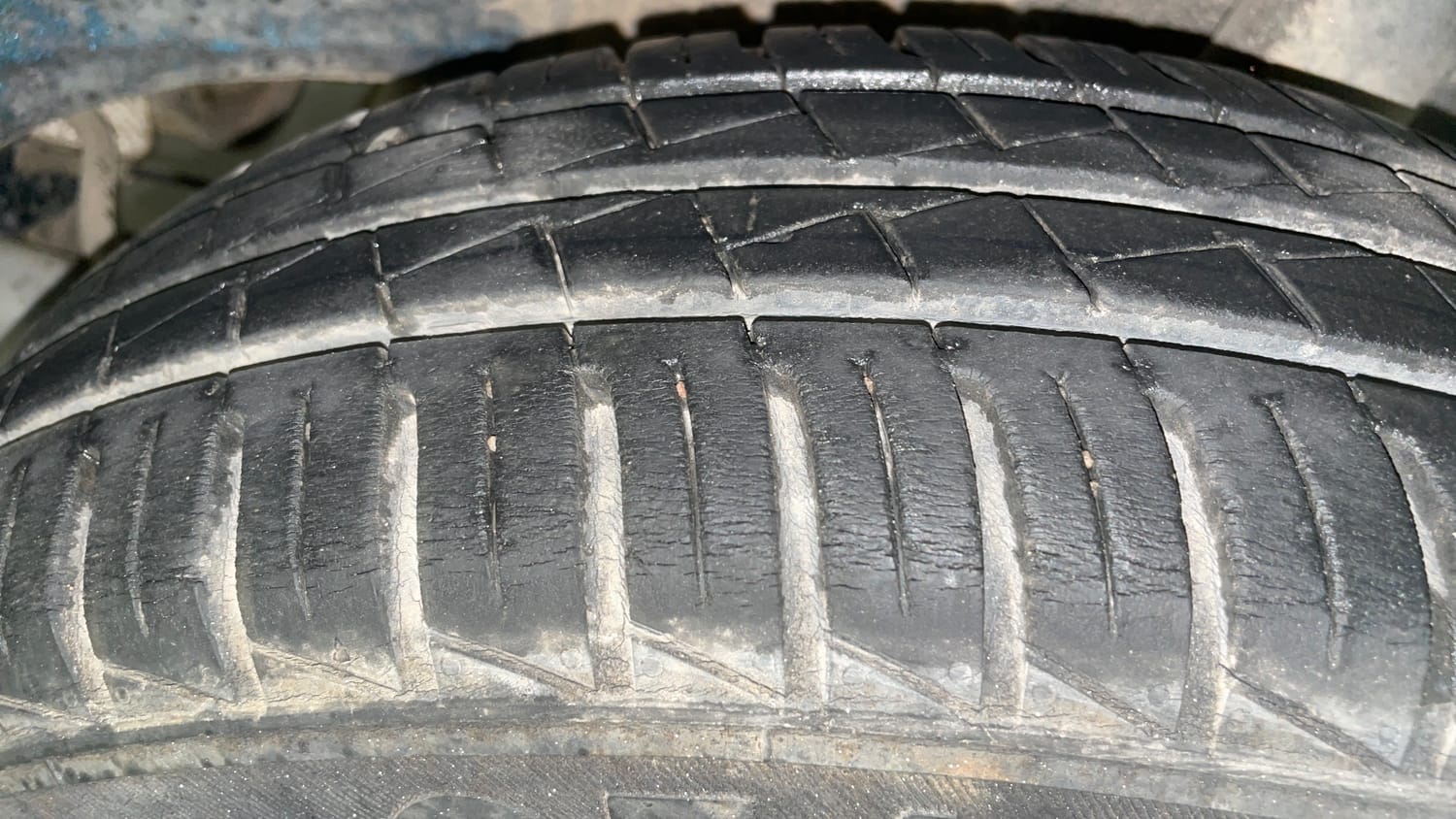 Used 2020 Renault Kwid CLIMBER 1.0 AMT Opt Petrol Automatic tyres LEFT REAR TYRE TREAD VIEW
