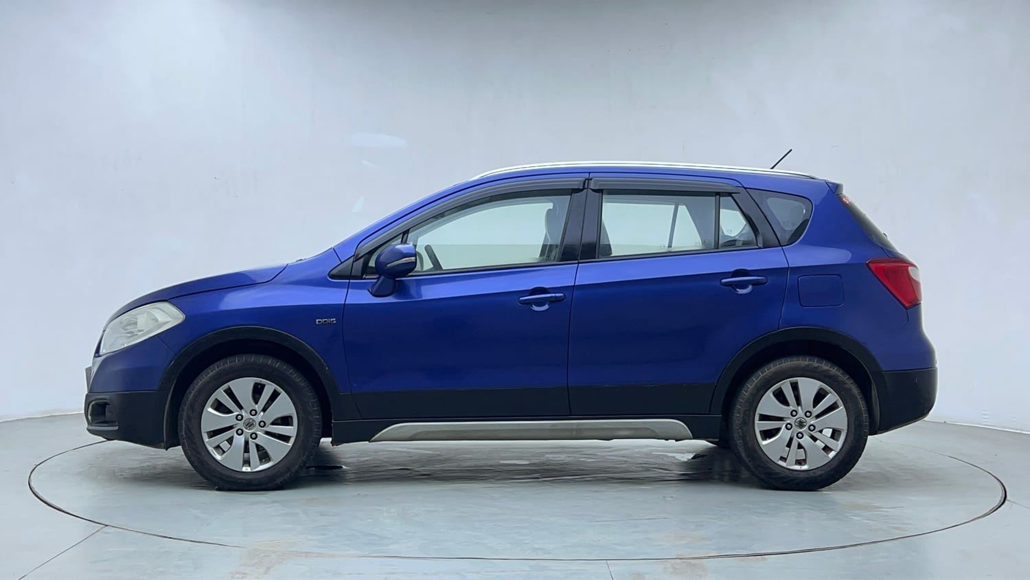 Used 2015 Maruti Suzuki S-Cross Alpha 1.3 Diesel Manual exterior LEFT SIDE VIEW