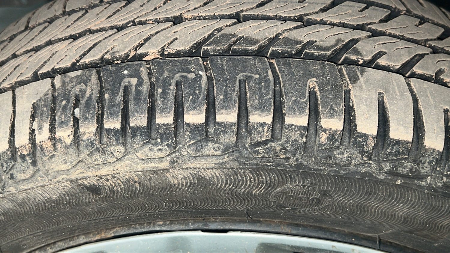Used 2017 Maruti Suzuki Wagon R VXI Petrol Manual tyres LEFT FRONT TYRE TREAD VIEW