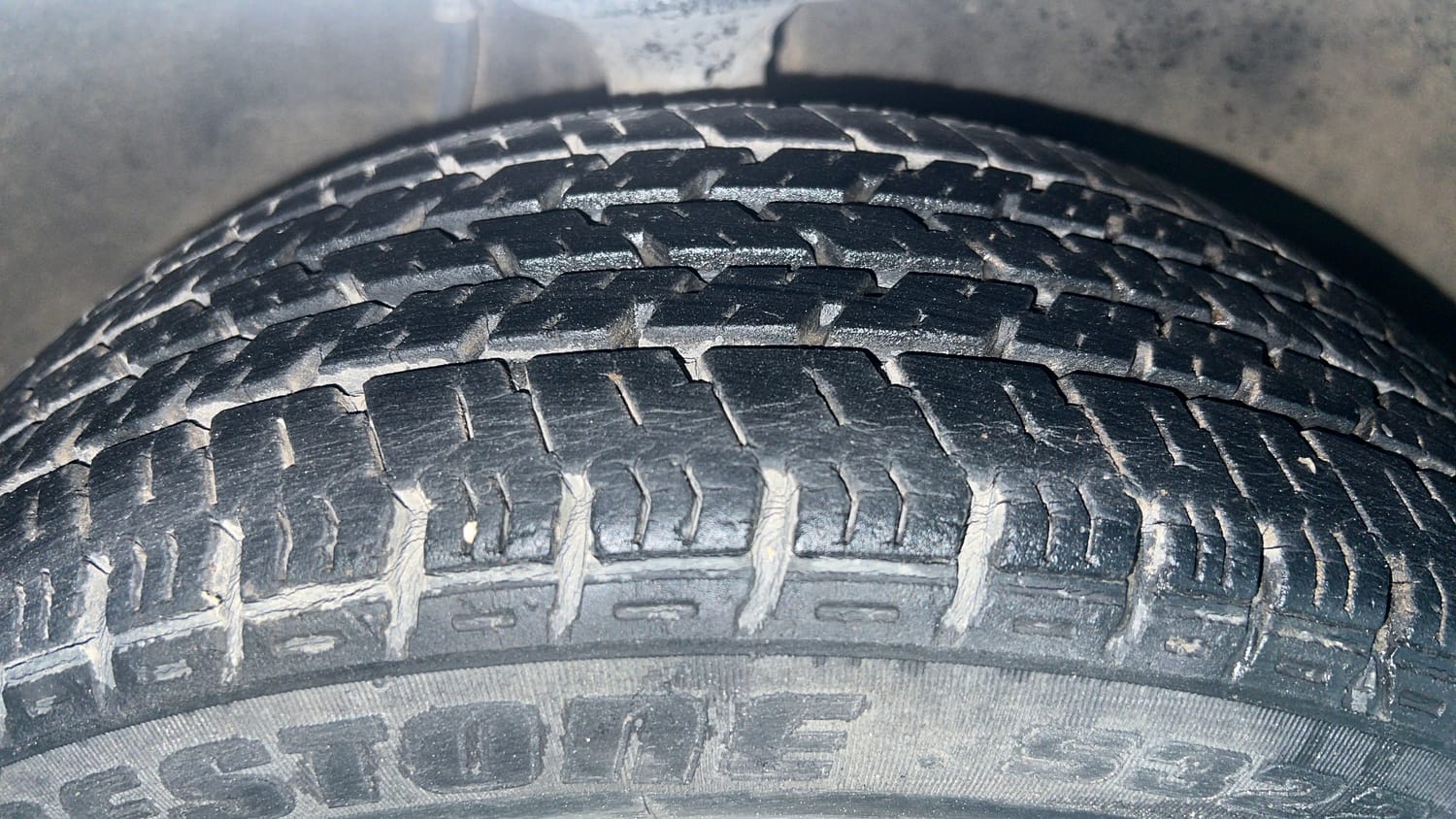 Used 2017 maruti-suzuki Alto K10 VXi (O) AMT Petrol Automatic tyres RIGHT FRONT TYRE TREAD VIEW