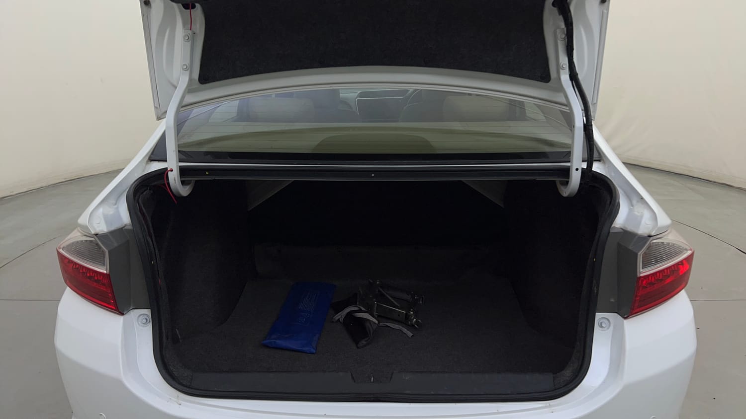 Used 2019 Honda City ZX CVT Petrol Petrol Automatic interior DICKY INSIDE VIEW