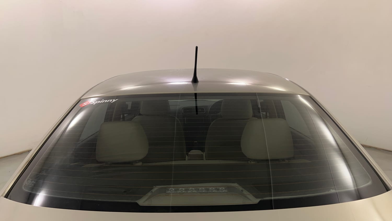 Used 2014 Volkswagen Vento Highline Petrol Petrol Manual exterior BACK WINDSHIELD VIEW