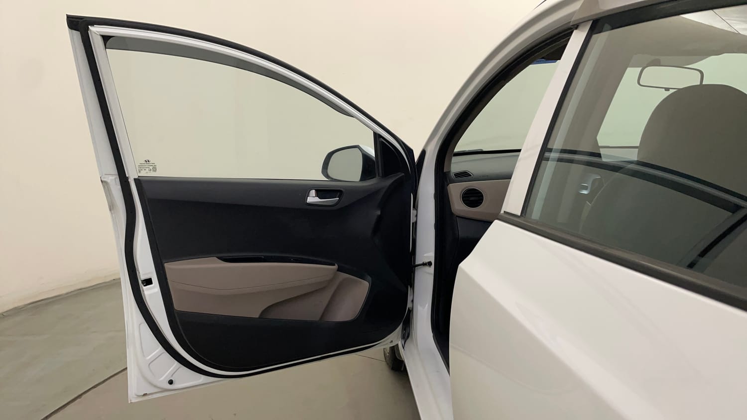 Used 2020 Hyundai Grand i10 Sportz 1.2 Kappa VTVT Petrol Manual interior LEFT FRONT DOOR OPEN VIEW