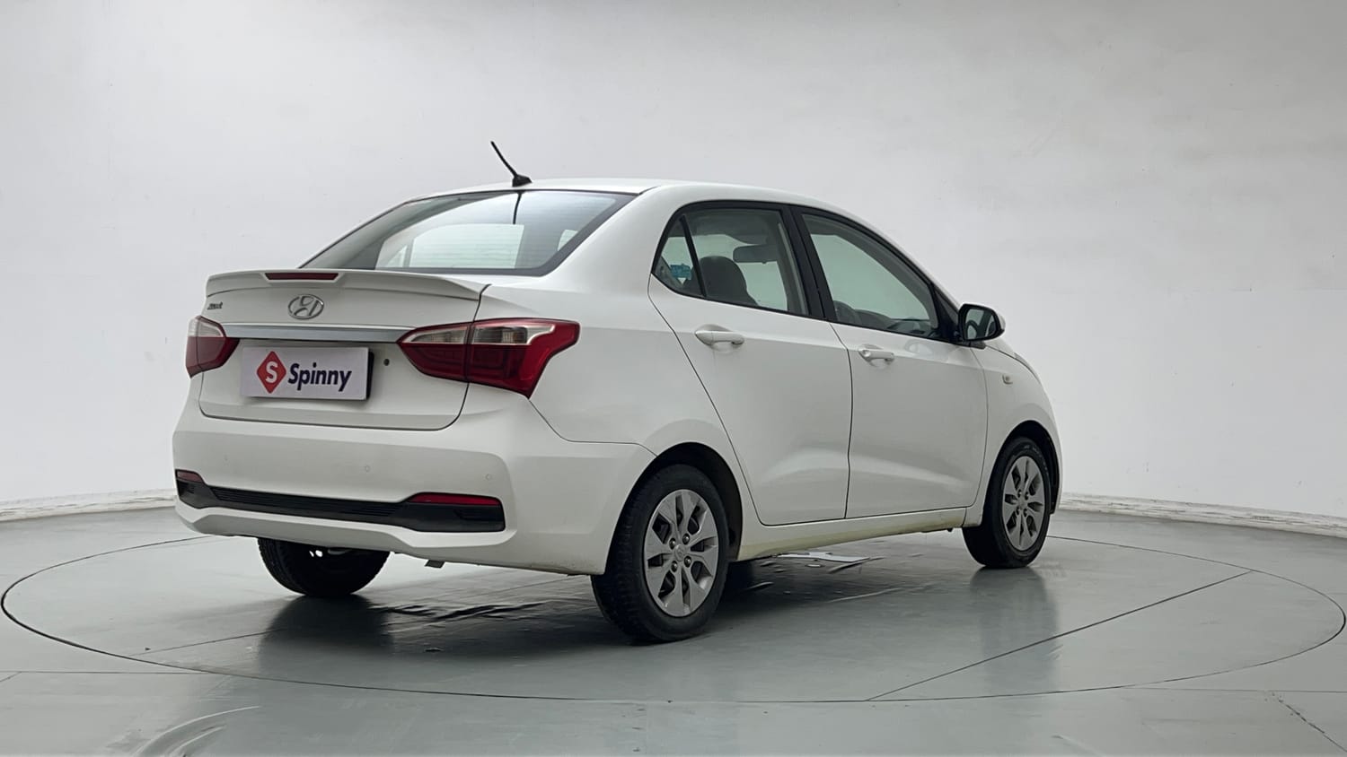 Used 2019 Hyundai Xcent S Petrol+cng(outside fitted) Cng Manual exterior RIGHT REAR CORNER VIEW