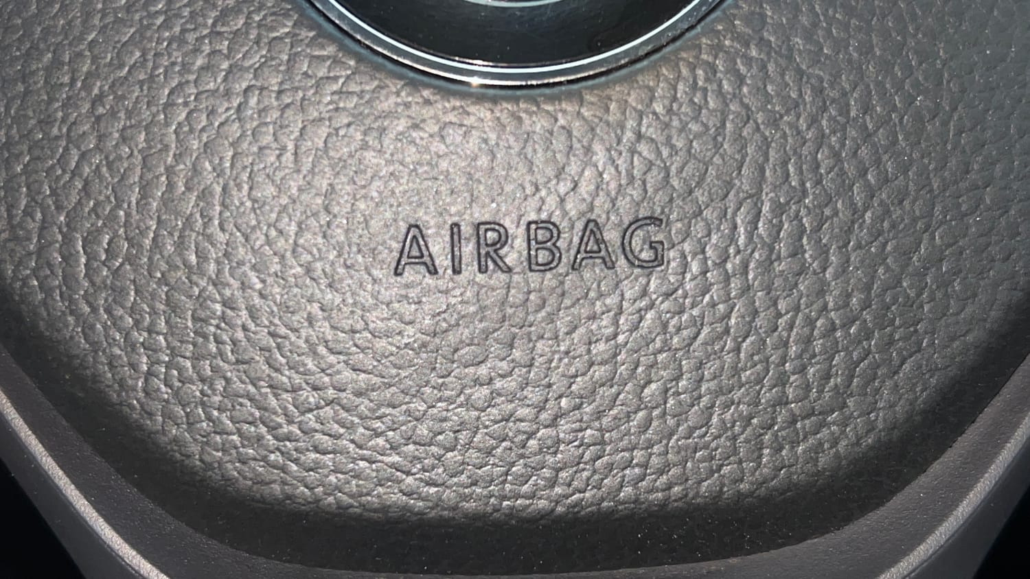 Used 2016 Volkswagen Polo Comfortline 1.2L (P) Petrol Manual top_features Airbags