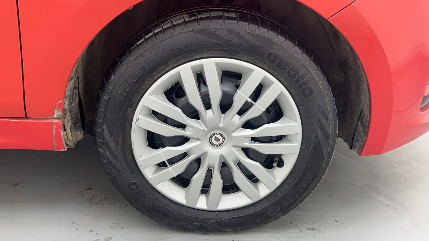 Used 2020 Tata Tiago XT Petrol Manual tyres RIGHT FRONT TYRE RIM VIEW