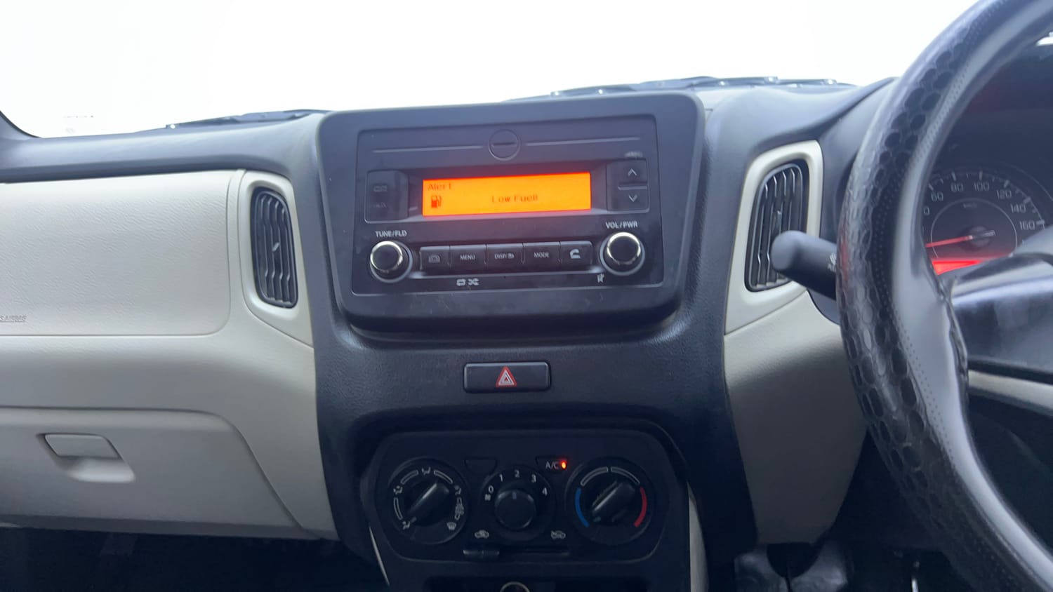 Used 2024 Maruti Suzuki Wagon R VXI 1.0 CNG Cng Manual interior MUSIC SYSTEM & AC CONTROL VIEW