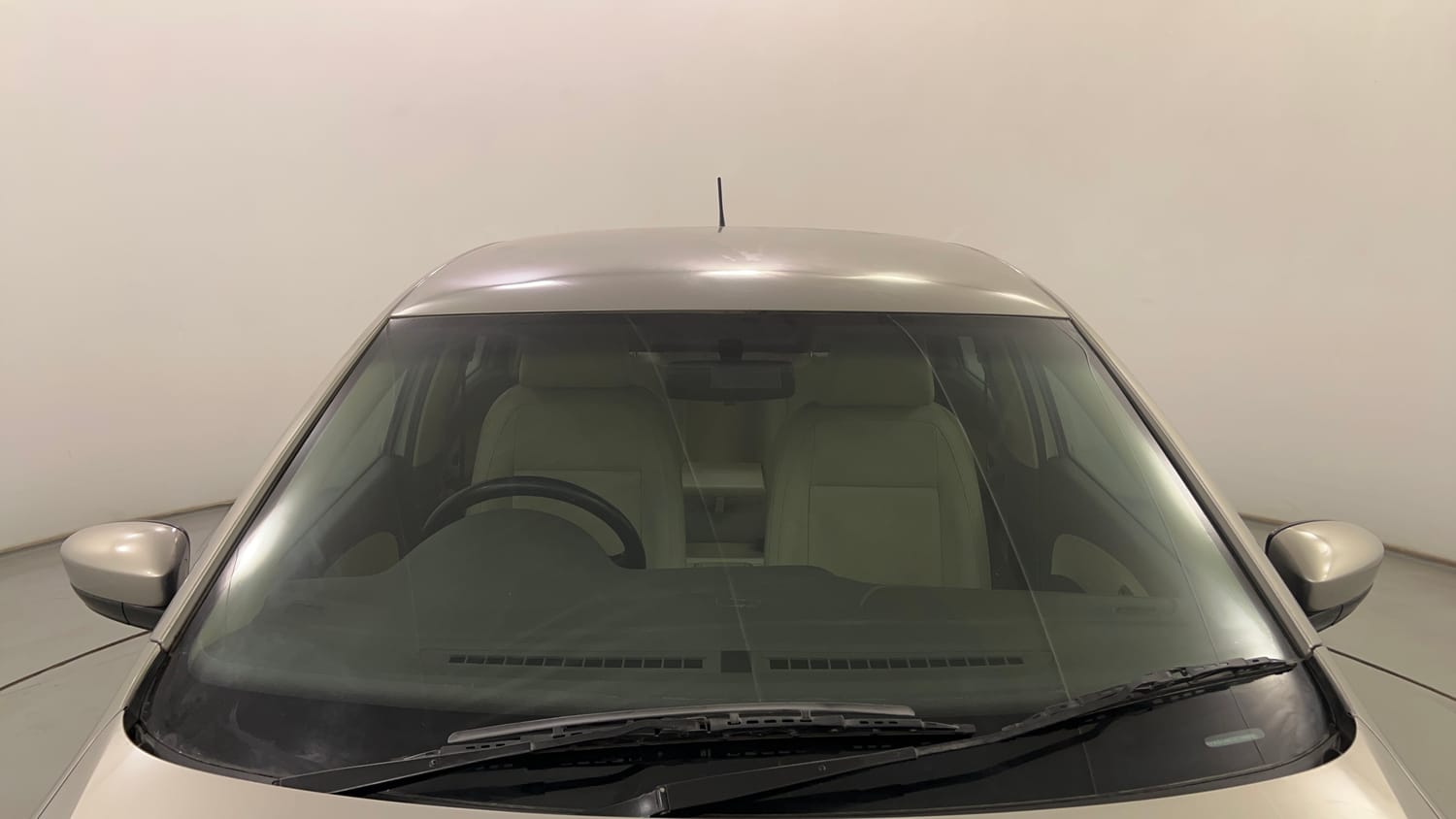 Used 2014 Volkswagen Vento Highline Petrol Petrol Manual exterior FRONT WINDSHIELD VIEW