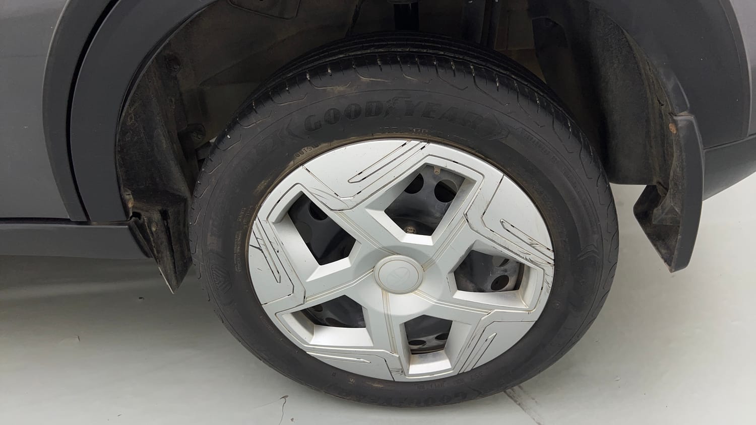 Used 2024 Tata Nexon Pure 1.2 Revotron Petrol 6MT Petrol Manual tyres LEFT REAR TYRE RIM VIEW
